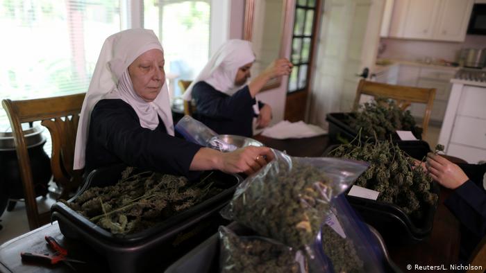 Joint smoking nuns III 5.10.2020.jpg