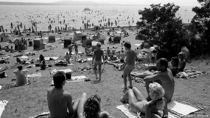Nudist in Berlin II 8.7.2020.jpg